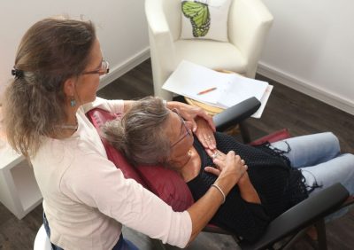 Kinesiologie kinesiologischer Muskeltest2 Autoimmunerkrankungen ganzheitlich behandeln Kinesiologie